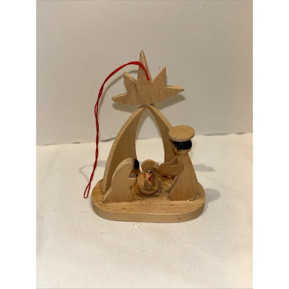 Vtg Retro Bethlehem Nativity Folk Art East Germany Hand‎ Carved Ornament